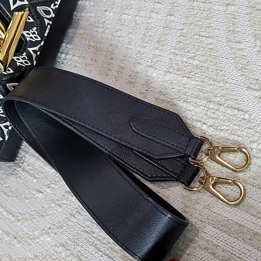 Louis Vuitton Twist 1854 Limited Edition Black and White Shoulder Bag - Picture 11 of 15